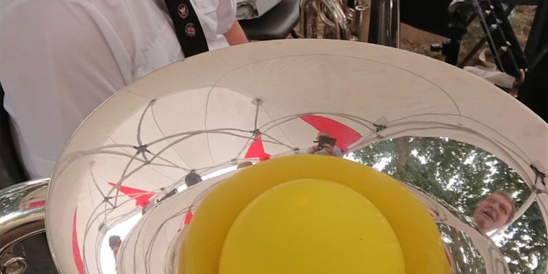 Balloon in a bass